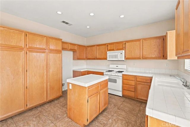 13152 Solar Bay, Victorville, CA 92394