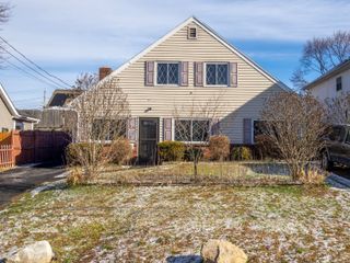 17 Bergh Street, Danbury, CT 06810