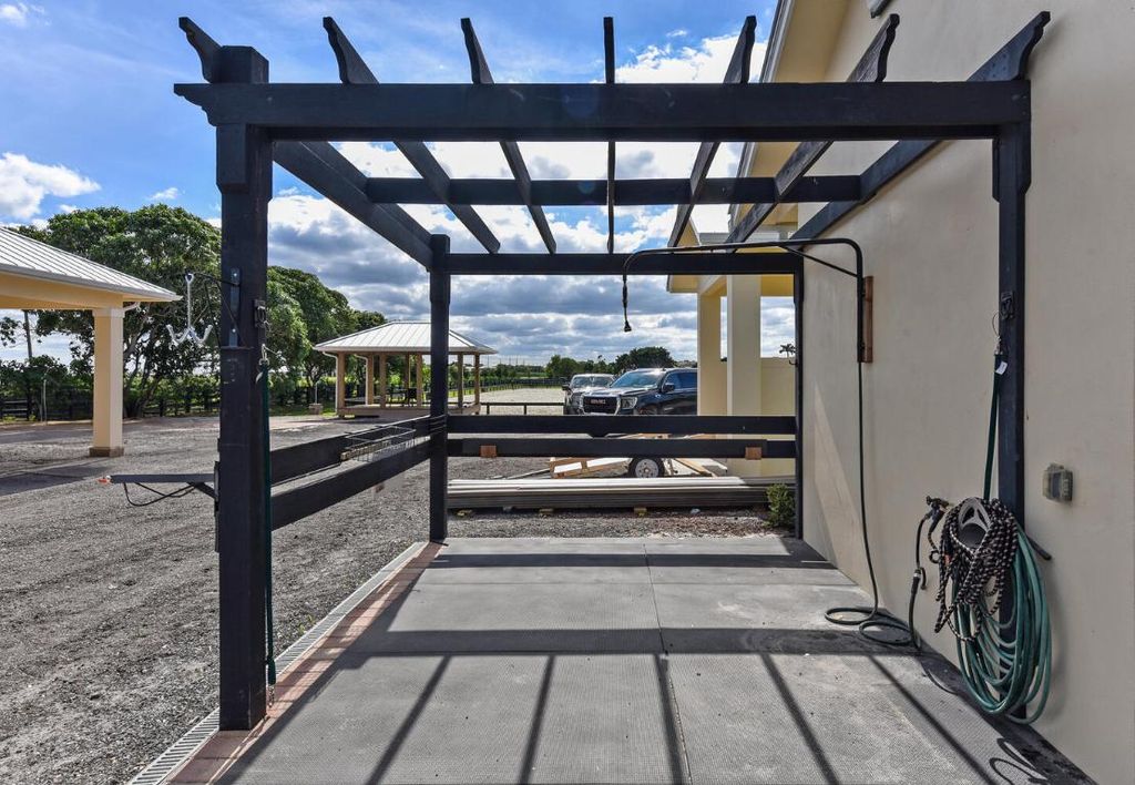 Image 11 of property listing at 15316 Estancia Lane, Wellington, FL 33414