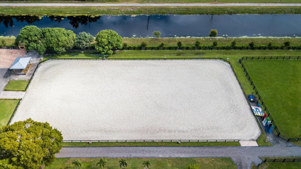 Image 12 of property listing at 15316 Estancia Lane, Wellington, FL 33414