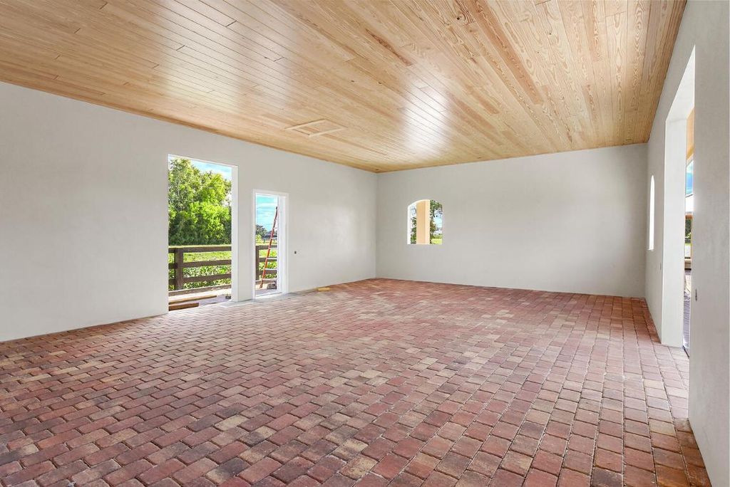 Image 13 of property listing at 15316 Estancia Lane, Wellington, FL 33414