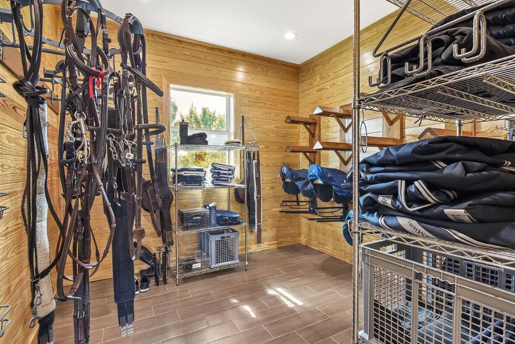 Image 5 of property listing at 15316 Estancia Lane, Wellington, FL 33414