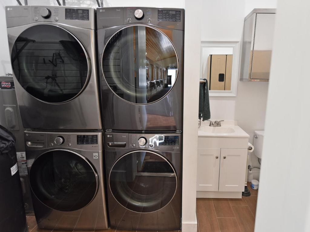 Image 9 of property listing at 15316 Estancia Lane, Wellington, FL 33414