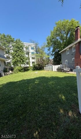 275 N Maple Ave, East Orange City, NJ 07017