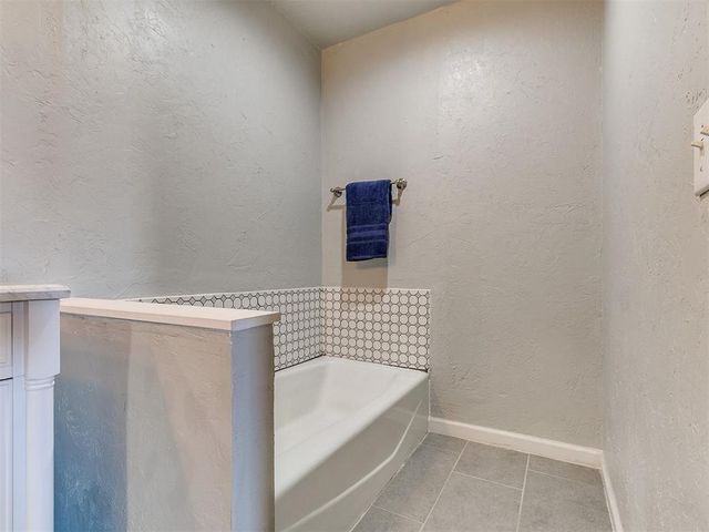 605 SE 34th Street, Moore, OK 73160