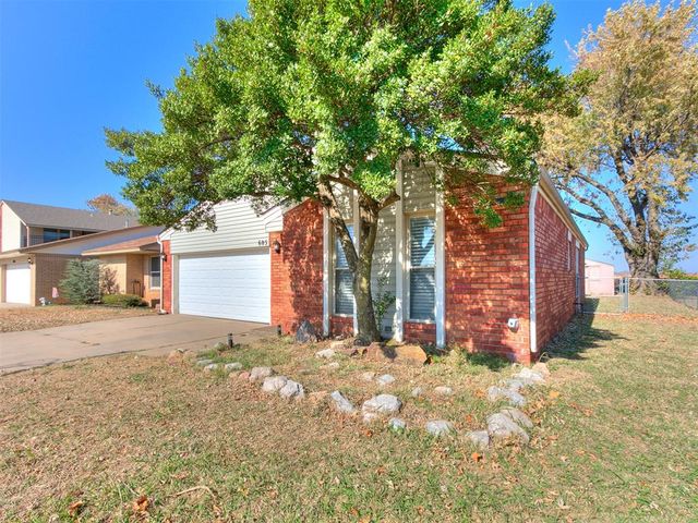 605 SE 34th Street, Moore, OK 73160