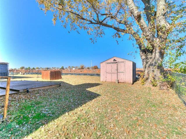 605 SE 34th Street, Moore, OK 73160
