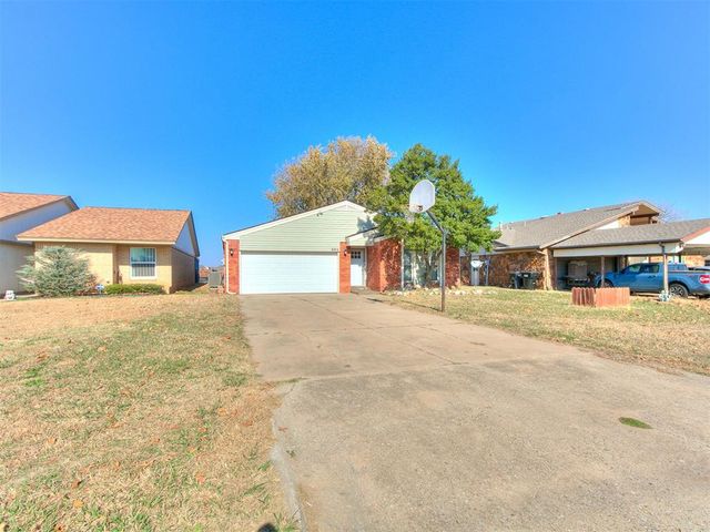 605 SE 34th Street, Moore, OK 73160