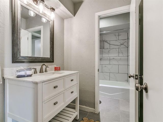 605 SE 34th Street, Moore, OK 73160