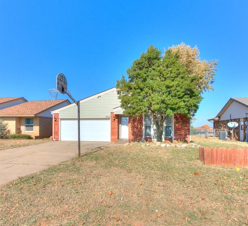 605 SE 34th Street, Moore, OK 73160