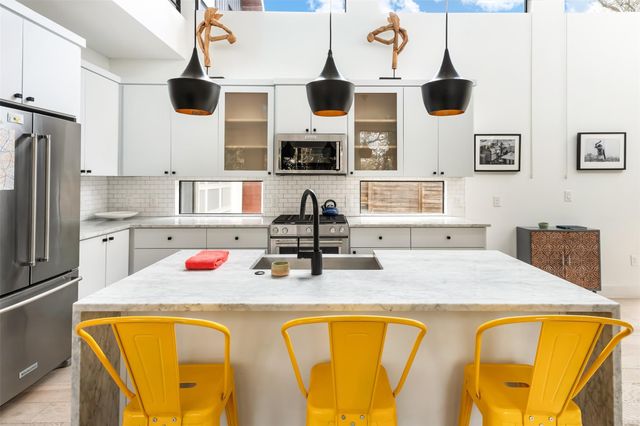 2804 E 22nd ST B, Austin, TX 78722