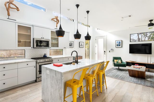 2804 E 22nd ST B, Austin, TX 78722