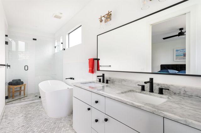 2804 E 22nd ST B, Austin, TX 78722