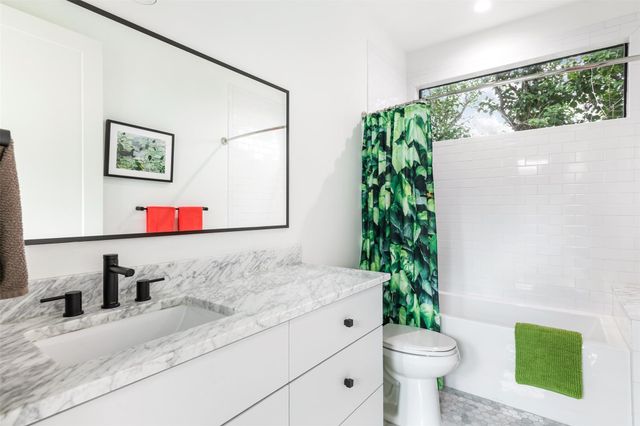 2804 E 22nd ST B, Austin, TX 78722