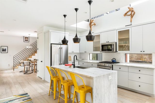 2804 E 22nd ST B, Austin, TX 78722