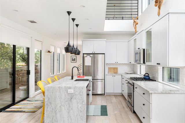 2804 E 22nd ST B, Austin, TX 78722