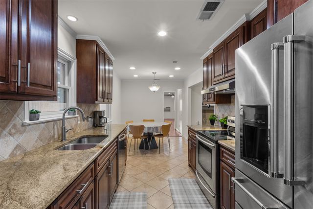 908 Vinecrest Lane, Richardson, TX 75080