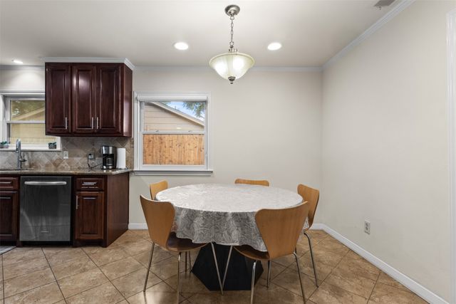 908 Vinecrest Lane, Richardson, TX 75080