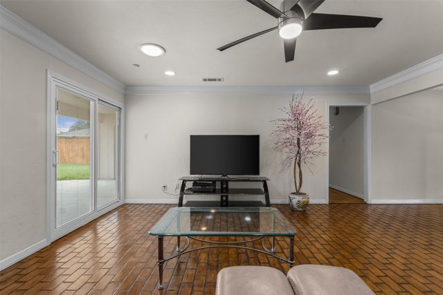 908 Vinecrest Lane, Richardson, TX 75080