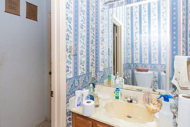 17597 Red Oak Drive 7597, Houston, TX 77090