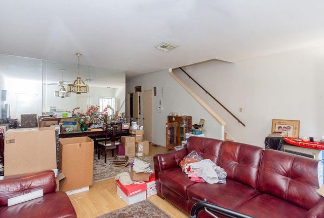 17597 Red Oak Drive 7597, Houston, TX 77090