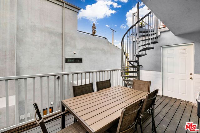 3115 Strongs Drive, Venice, CA 90292