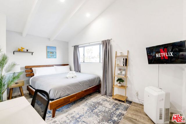 3115 Strongs Drive, Venice, CA 90292