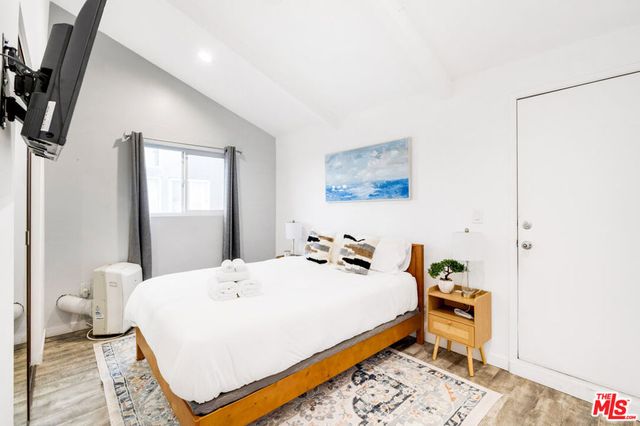 3115 Strongs Drive, Venice, CA 90292