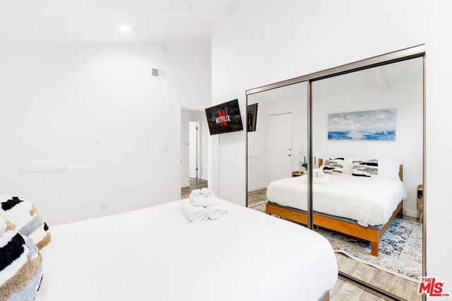 3115 Strongs Drive, Venice, CA 90292