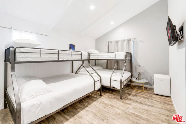 3115 Strongs Drive, Venice, CA 90292