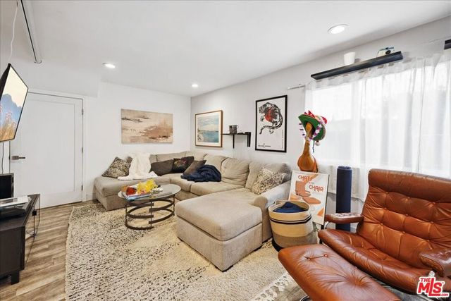 3115 Strongs Drive, Venice, CA 90292