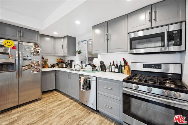 3115 Strongs Drive, Venice, CA 90292