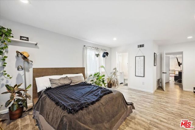 3115 Strongs Drive, Venice, CA 90292