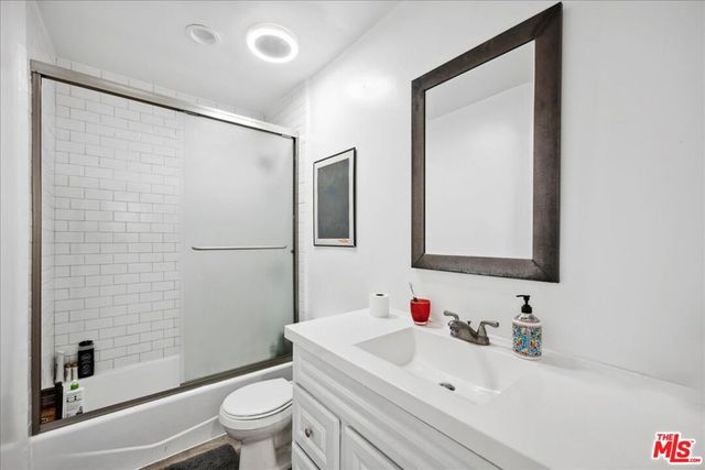 3115 Strongs Drive, Venice, CA 90292