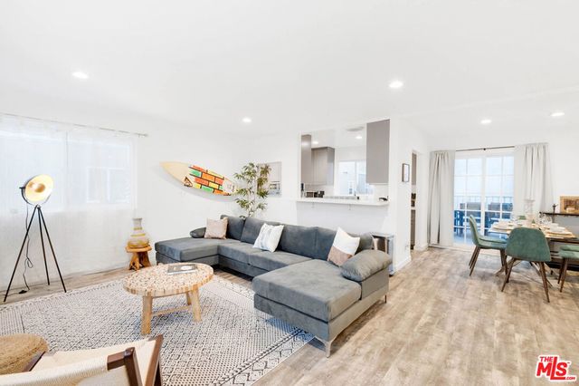 3115 Strongs Drive, Venice, CA 90292