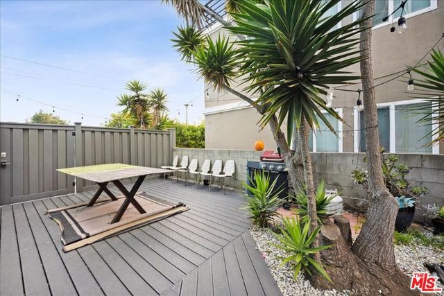 3115 Strongs Drive, Venice, CA 90292