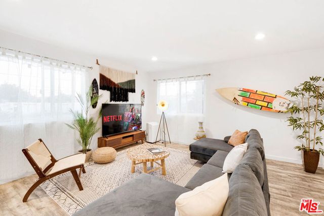 3115 Strongs Drive, Venice, CA 90292