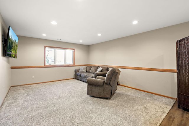 1315 Science Avenue NW, New Prague, MN 56071