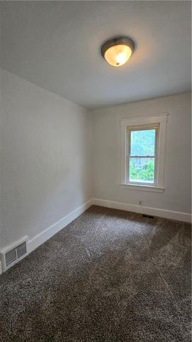 428 N Eubank Street, Independence, MO 64050