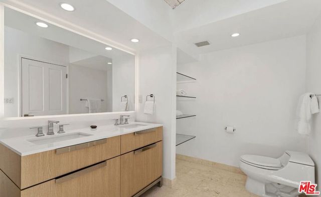 3933 Mandeville Canyon Road, Los Angeles, CA 90049