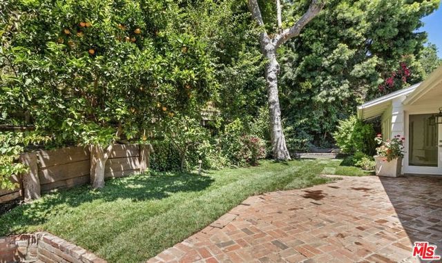 3933 Mandeville Canyon Road, Los Angeles, CA 90049
