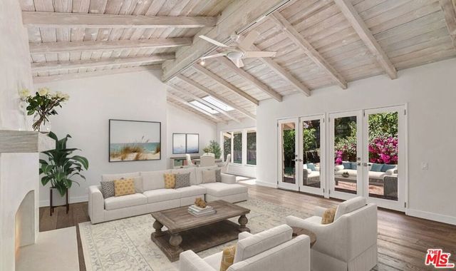 3933 Mandeville Canyon Road, Los Angeles, CA 90049