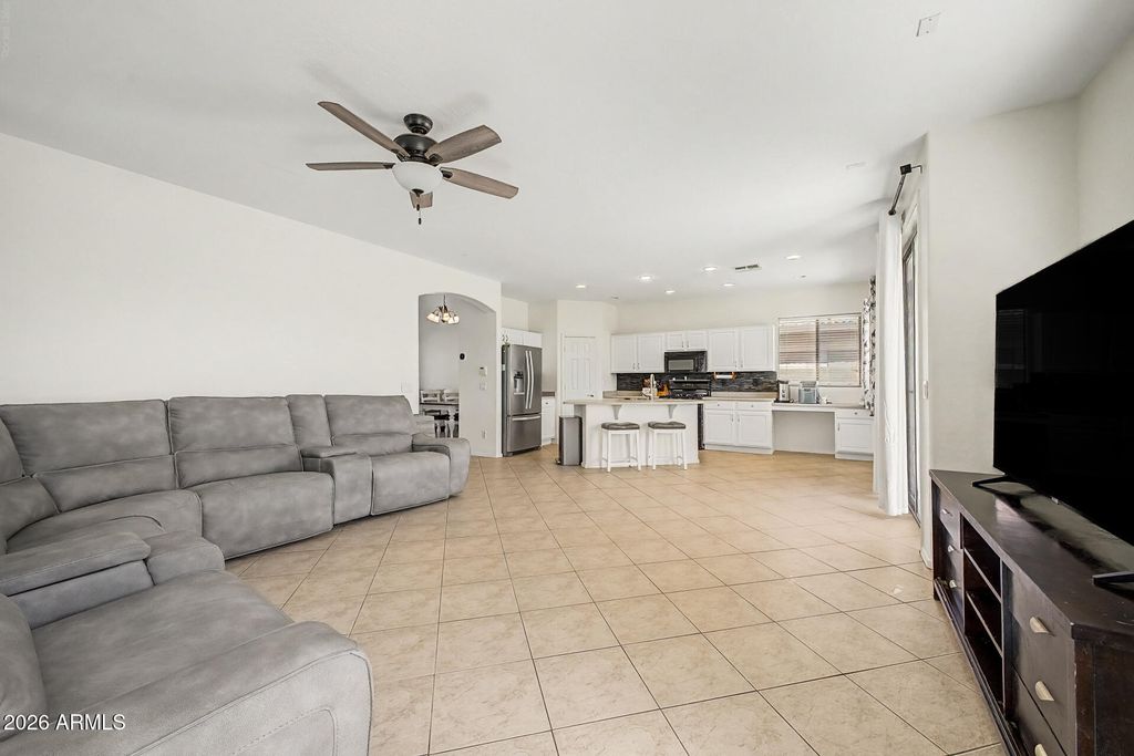13845 W VENTURA Street, Surprise, AZ 85379 — photo 5