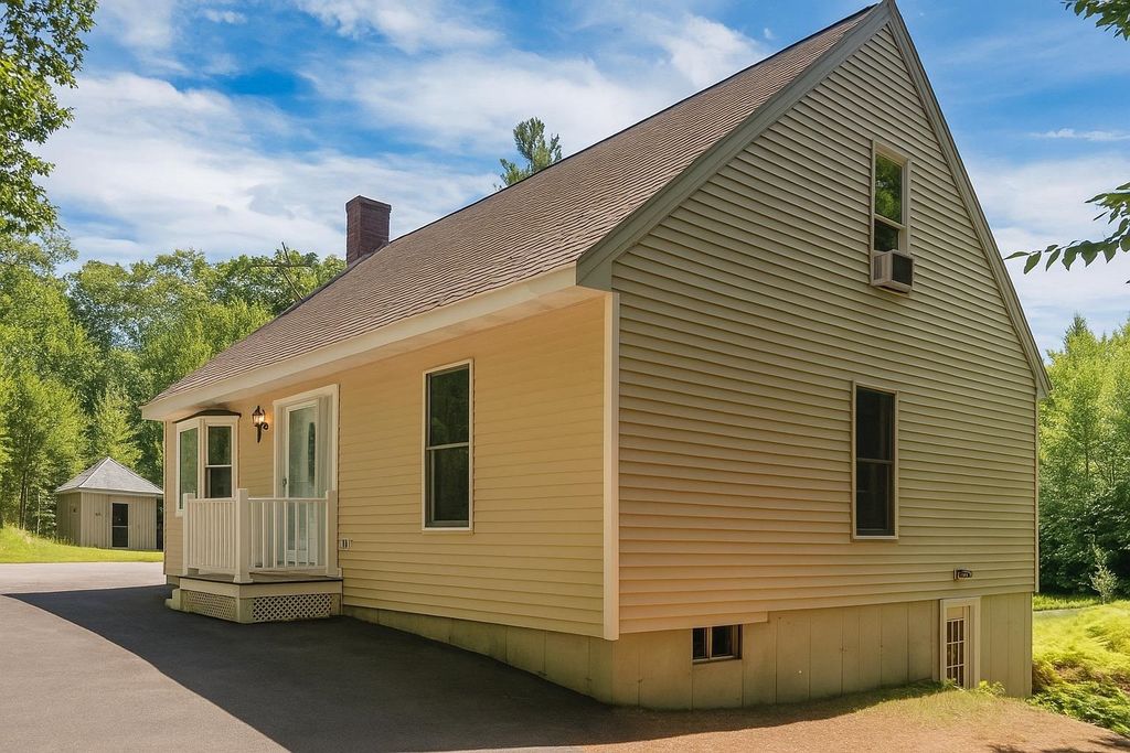 141 Fort Point Road, Alton, NH 03810