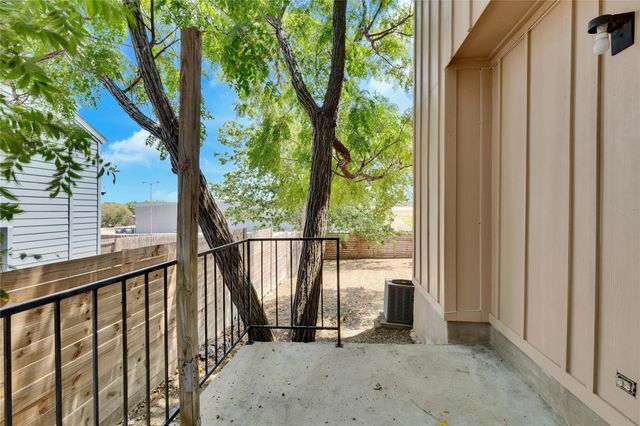 6711 Deatonhill DR A, Austin, TX 78745