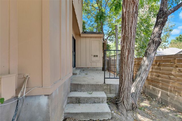 6711 Deatonhill DR A, Austin, TX 78745