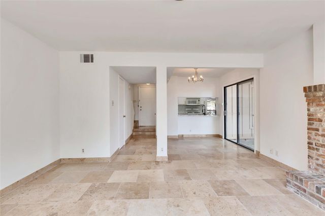 6711 Deatonhill DR A, Austin, TX 78745