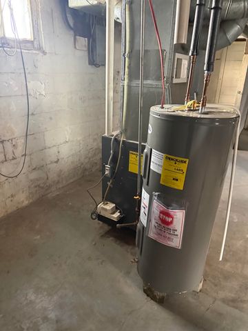 303 E Arlington Street, Waterloo, IA 50703