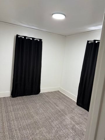 303 E Arlington Street, Waterloo, IA 50703