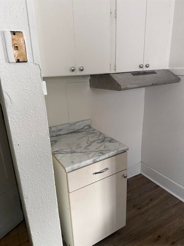 303 E Arlington Street, Waterloo, IA 50703